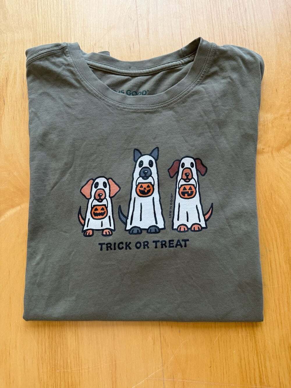 Life is Good Men's Crusher Halloween Dogs Trick or Treat Short Sleeve T-Shirt